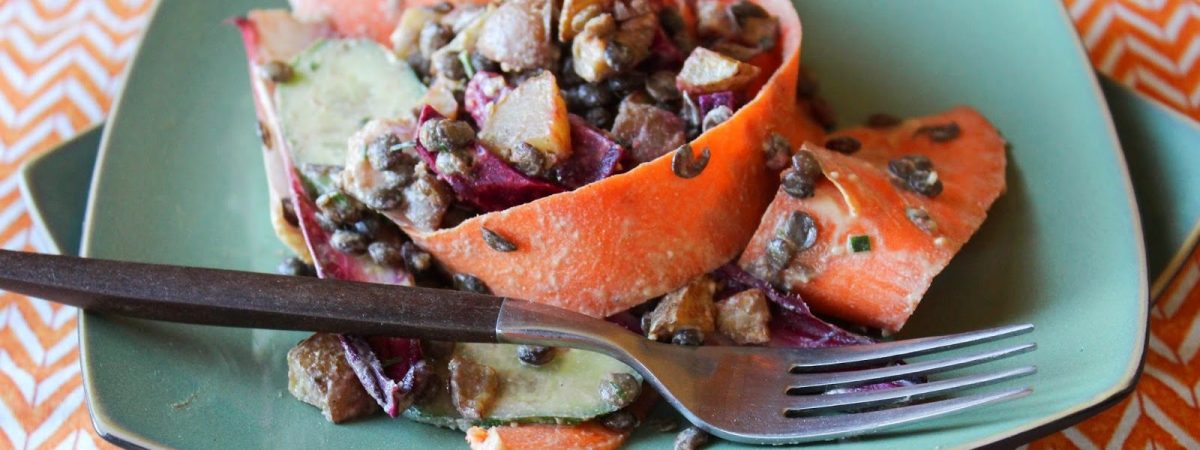 Salade Végétarienne Énergisante avec vinaigrette Tahini au citron