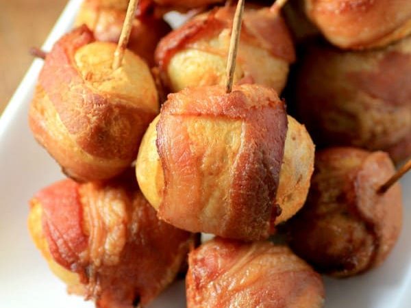 Petites Pommes de terre piquantes enrobées de bacon