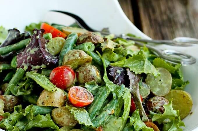 Salade de pommes de terre rôties et haricots verts