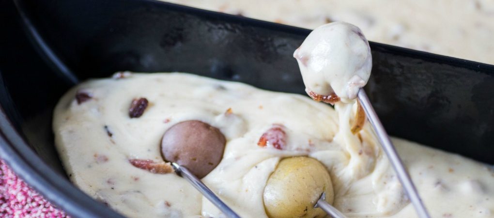 Pommes de terre au four et fondue