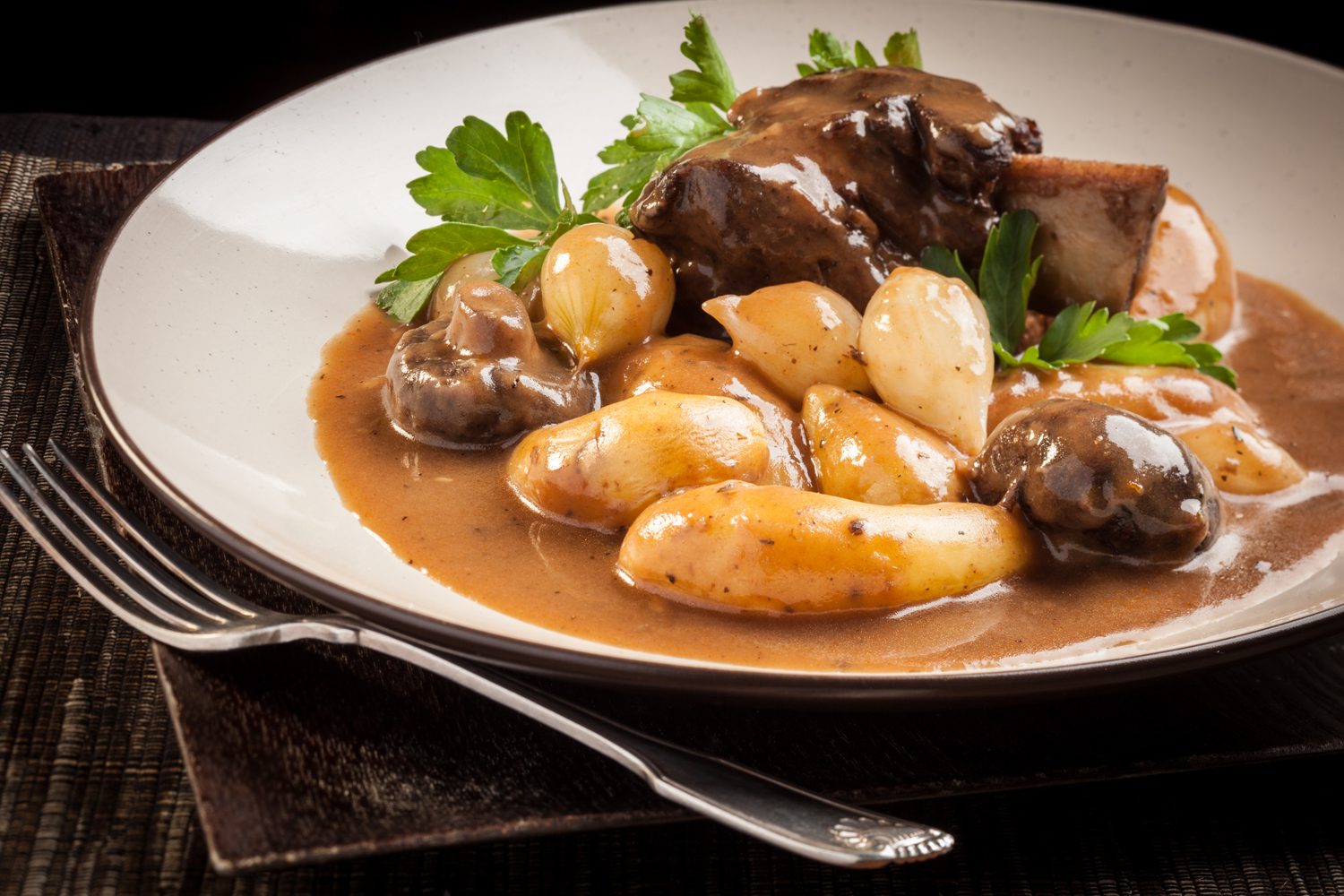 Bout de côtes de bœuf avec pommes de terre Fingerlings