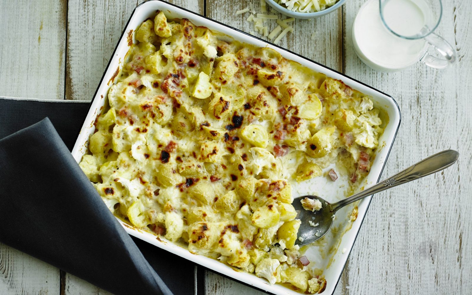 Potatoes au Gratin with Cauliflower and Ham