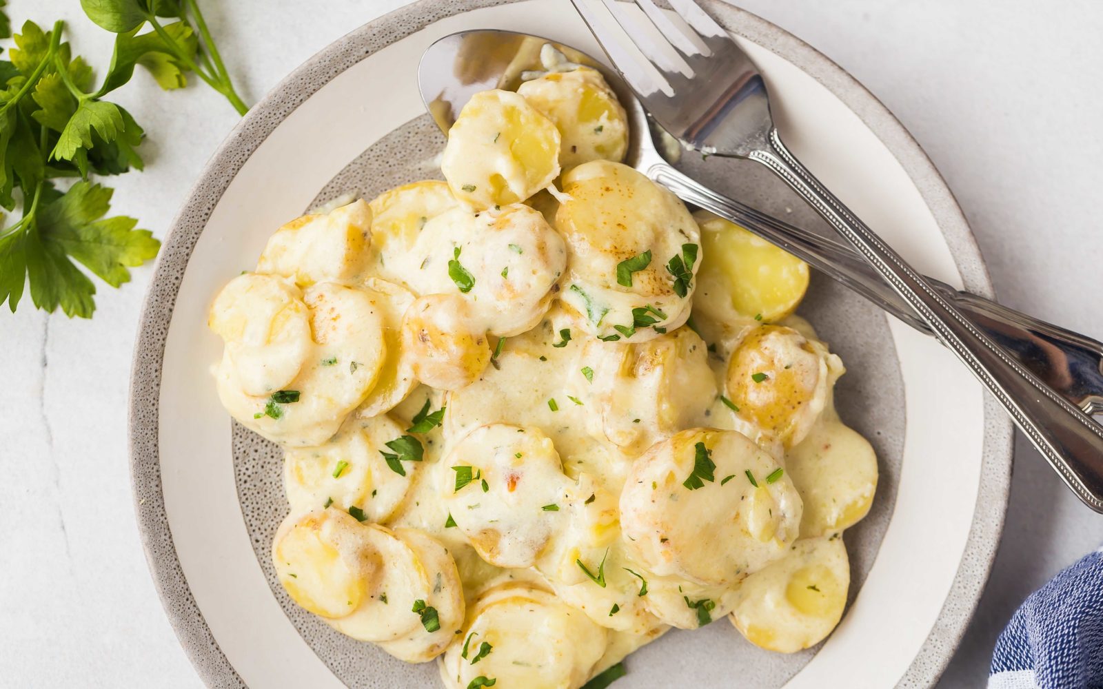 Slow Cooker Scalloped Potatoes